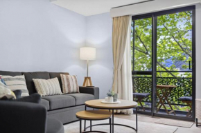 Exclusive Northbridge Apt w Wi-Fi Pool, Perth